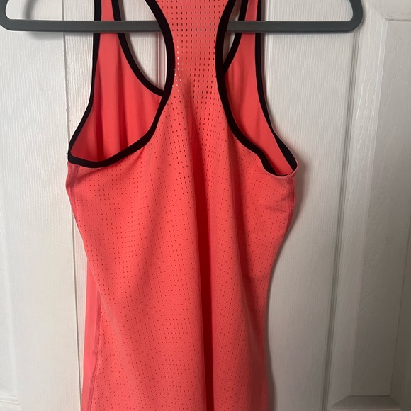 Women’s Nike Tank Top - Picture 4 of 7